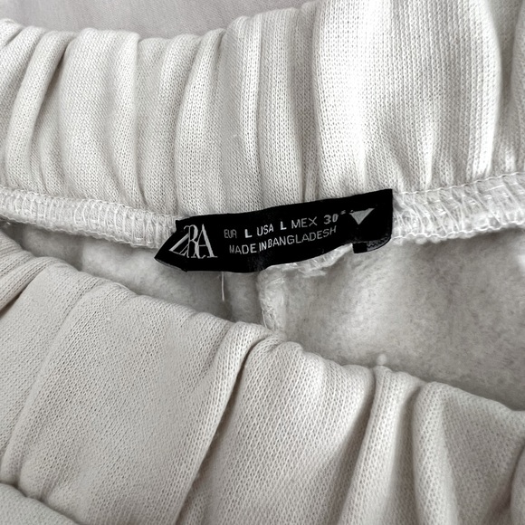 Zara - off white/cream joggers - Picture 2 of 5